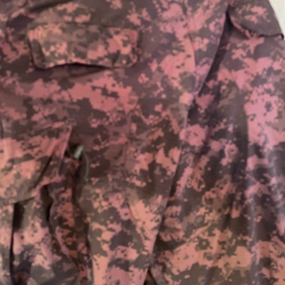 L regular US army camo pants that has been dyed pink